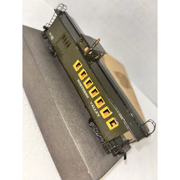 HO Scale Northern Valley Line Caboose #X Green Painted Freight Train - Picture 6 of 11